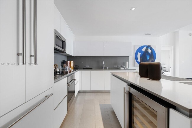 Foto del edificio - 88 SW 7th St