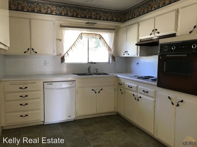 Building Photo - 2 br, 1 bath House - 905 River Oaks