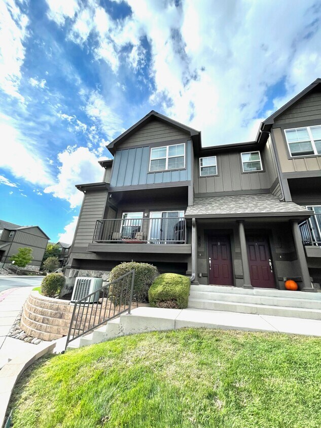 Foto principal - 1091 Kara Ridge Point
