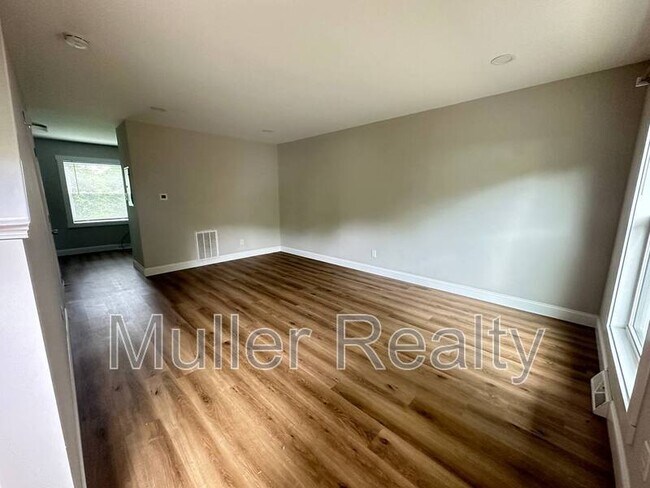 Building Photo - 3536 Old Valley View Dr