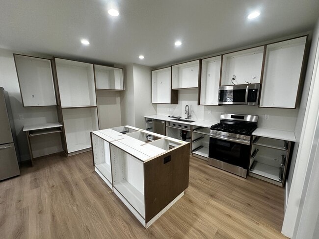 Building Photo - 789 Country Ln