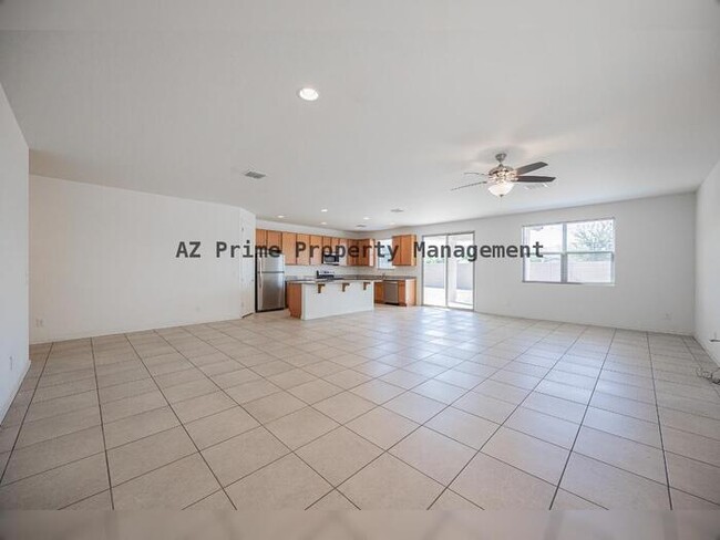 Building Photo - 3311 W Donner Dr
