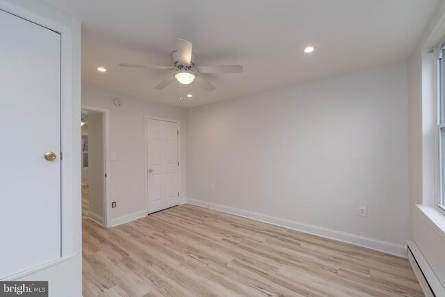 Building Photo - 1722 Eastern Ave