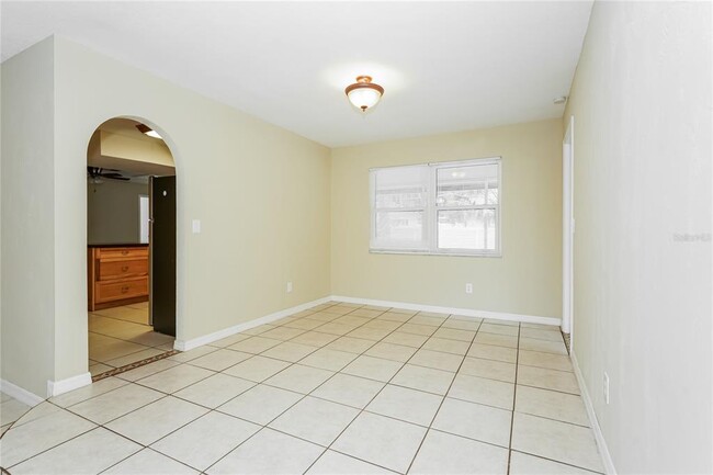 Building Photo - 208 Brittany Ave