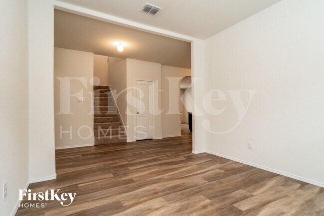 Foto del edificio - 446 Stuart Ln