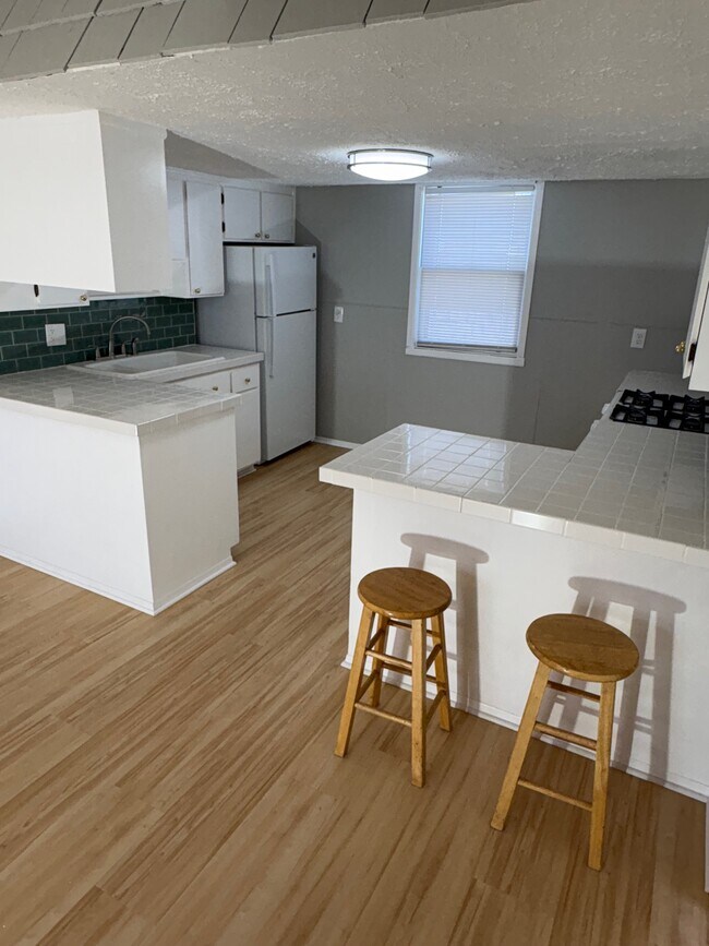 Foto del edificio - 403 E Saratoga St