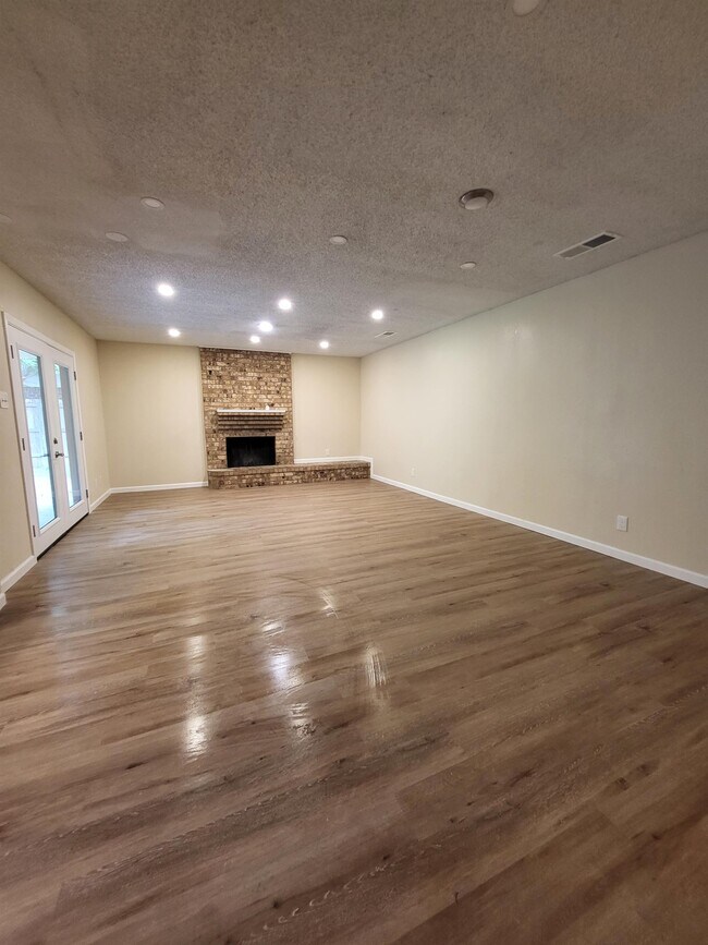 Building Photo - 208 Margarita Dr