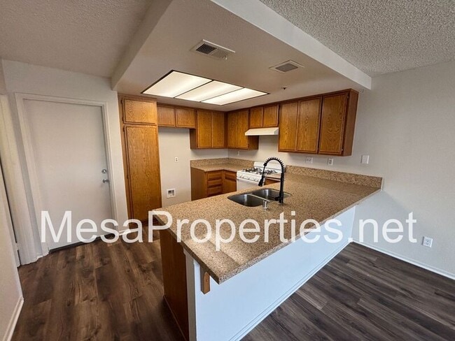 Foto del edificio - 14721 Cinnamon Dr
