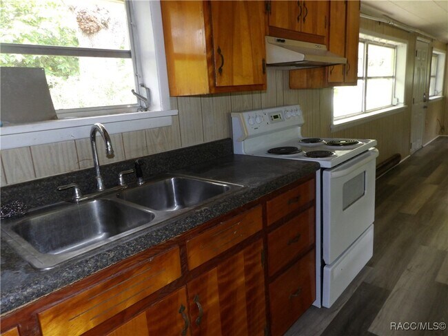 Foto del edificio - 4950 N Longbow Loop