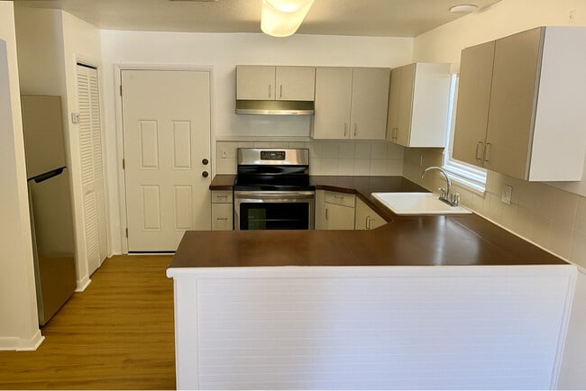 Building Photo - 3220 SW 26 Way