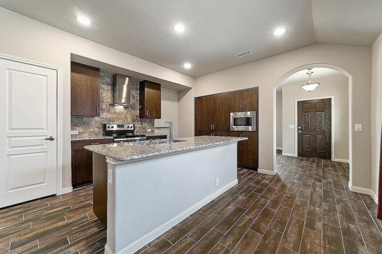Foto principal - 485 Harding Ln