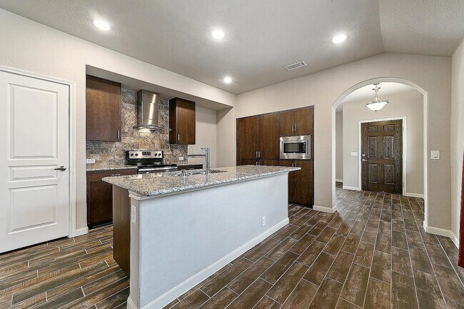 Foto del edificio - 485 Harding Ln