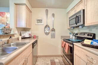 2BR, 2BA - 980 SF - Olympic Village