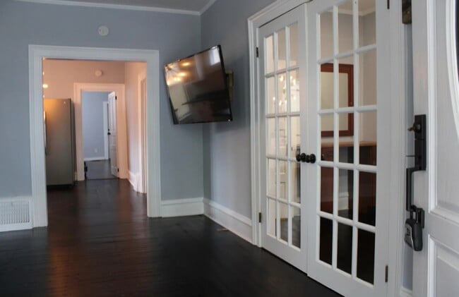 Photo - 1110 North St House