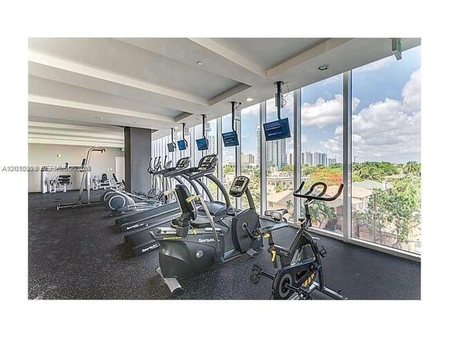 Foto del edificio - 600 NE 27th St