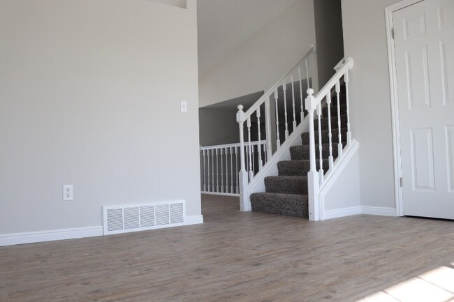 Foto del edificio - 872 W Greenoaks Dr