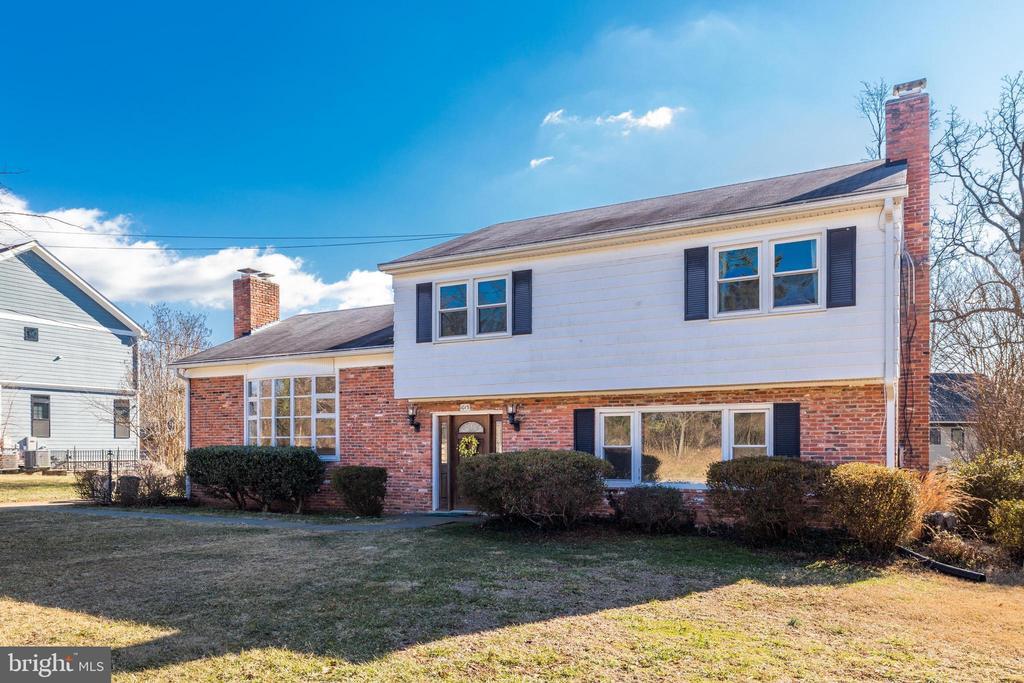 Foto principal - 1013 Westbriar Dr NE