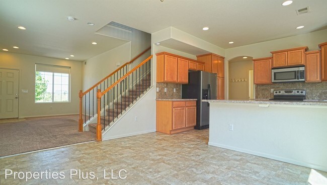 Building Photo - 4 br, 2.5 bath House - 5564 Malaya St