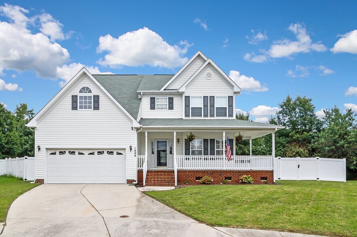 Primary Photo - 1000 Pershing Ct