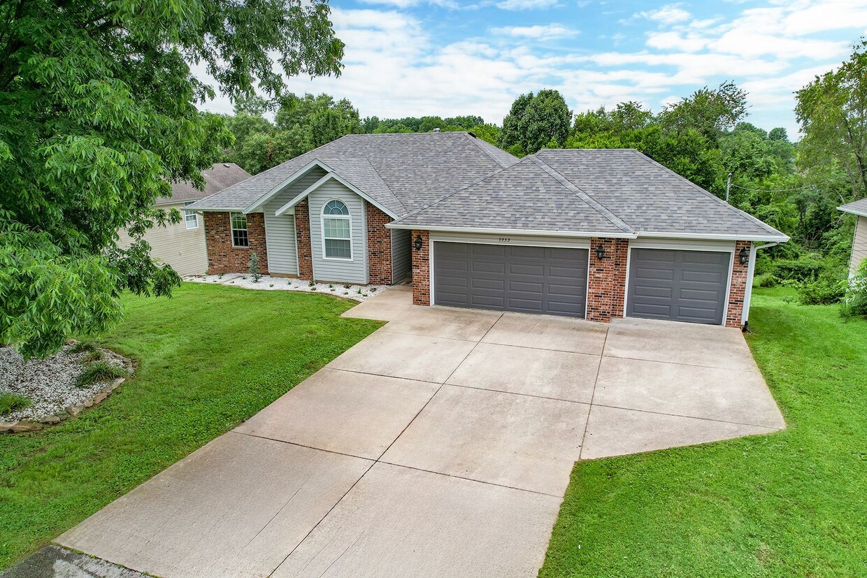 LUXURY COMING SOON! 4-Bedroom, 3-Bath Hom... - LUXURY COMING SOON!  4-Bedroom, 3-Bath Hom...