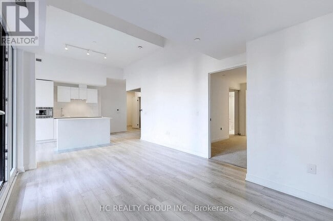 Building Photo - 608-238 SIMCOE St