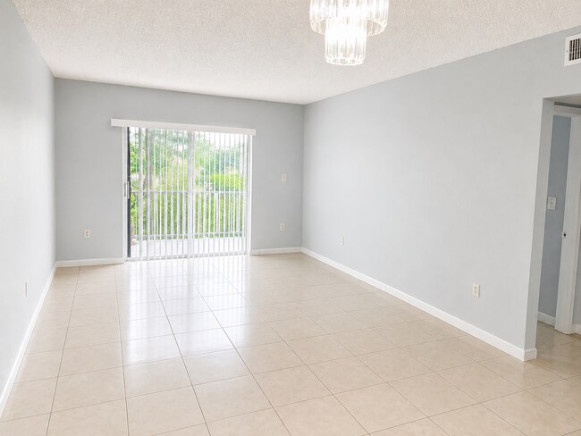 Foto del edificio - 10850 W Flagler St