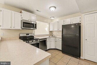 Building Photo - 718 Orley Pl