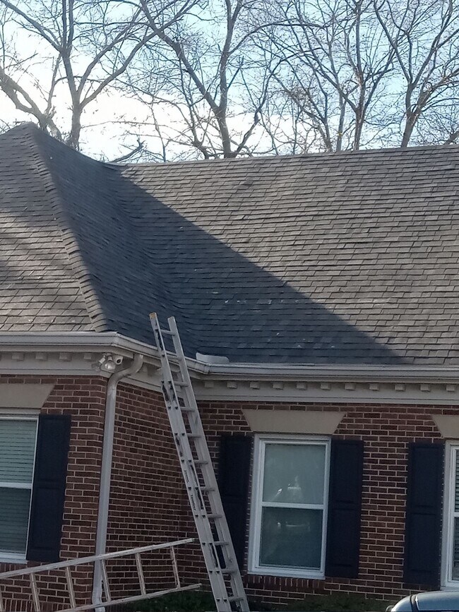 Foto del edificio - 2602 Commons Blvd