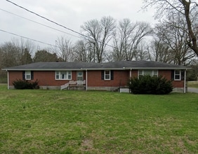 Building Photo - 105 Rhine Dr