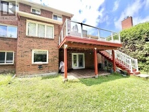 Building Photo - 6 Curran St