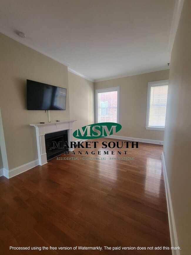 Building Photo - **APPLICATION PENDING** MODERN HISTORIC BE...
