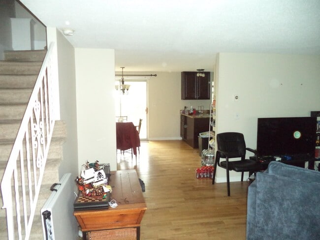 Building Photo - 114 Fieldstone Dr