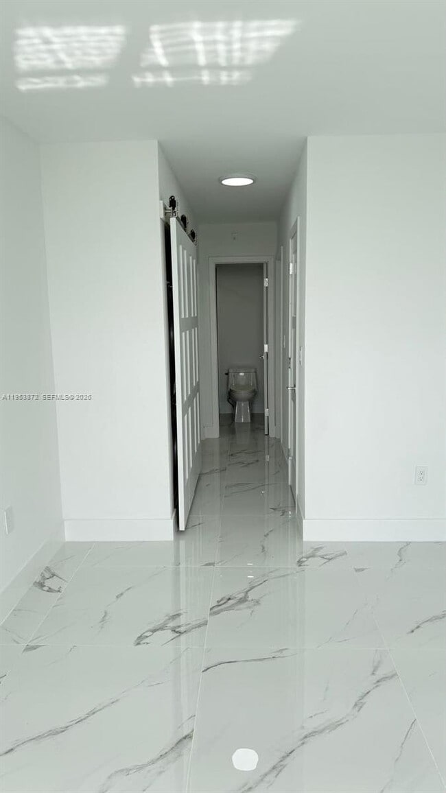 Building Photo - 16850 S Glades Dr