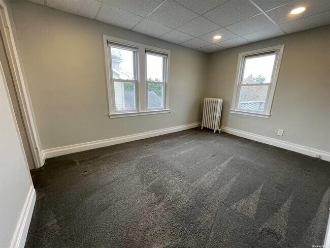 Building Photo - 121 Spencer Ave