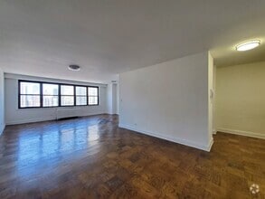 Building Photo - 240 E 82nd St