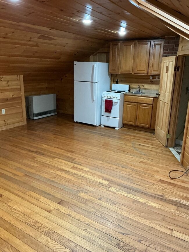 Building Photo - 165 Wiscasset Rd