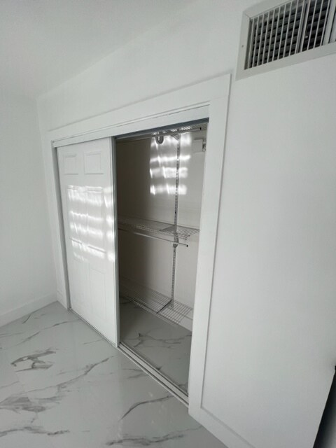 Foto del edificio - 4250 SW 67th Ave