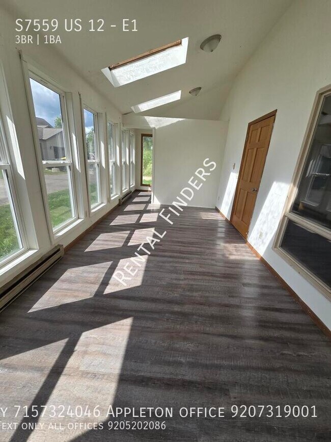 Building Photo - S7559 US-12