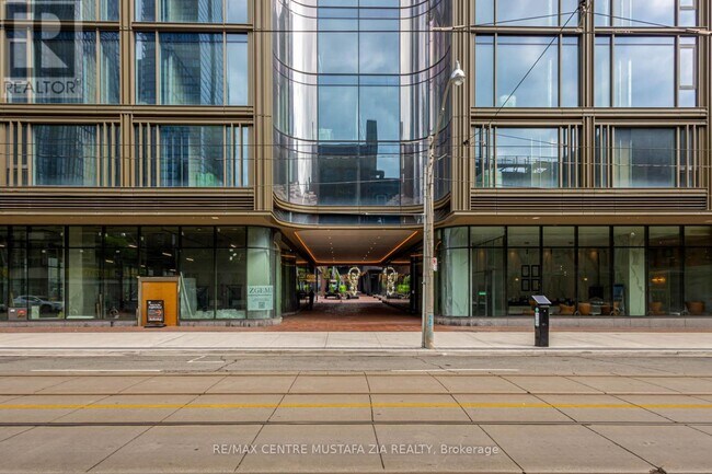 Building Photo - 88 Queen St E