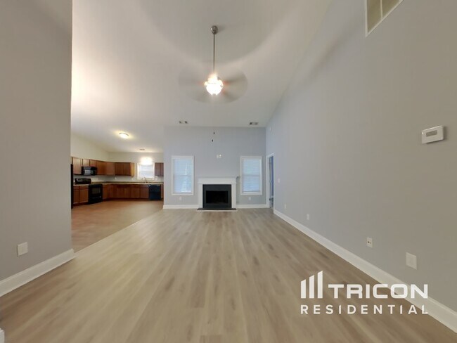 Building Photo - 511 Cole Creek Dr