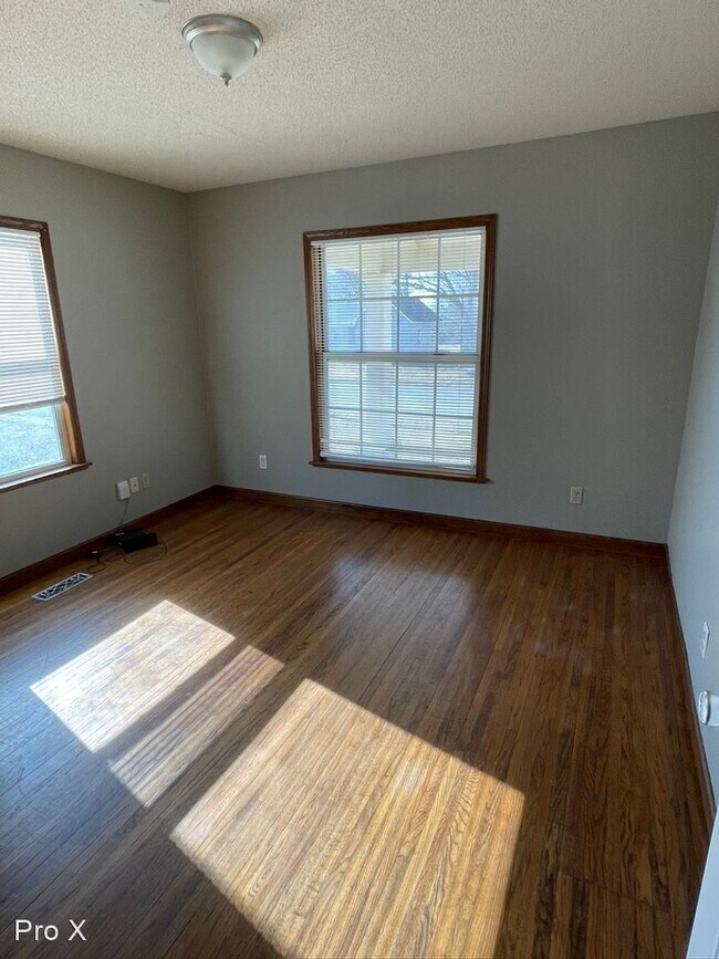 Building Photo - 4 br, 2 bath House - 503 S Elm