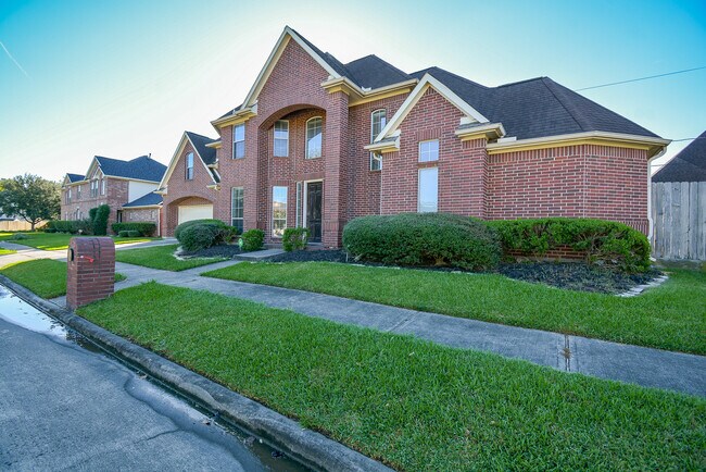 Building Photo - 4034 Glen Cove Dr