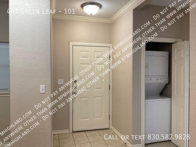 Foto del edificio - 407 Green Leaf