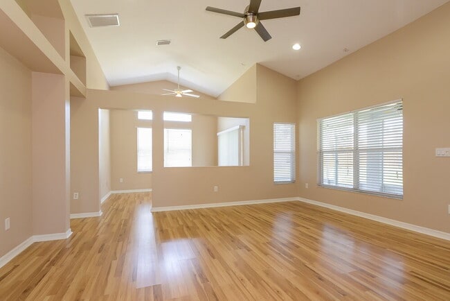 Building Photo - 22852 Hawk Hill Loop