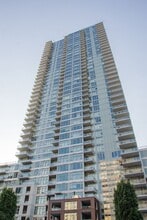 Building Photo - 588 Bell St