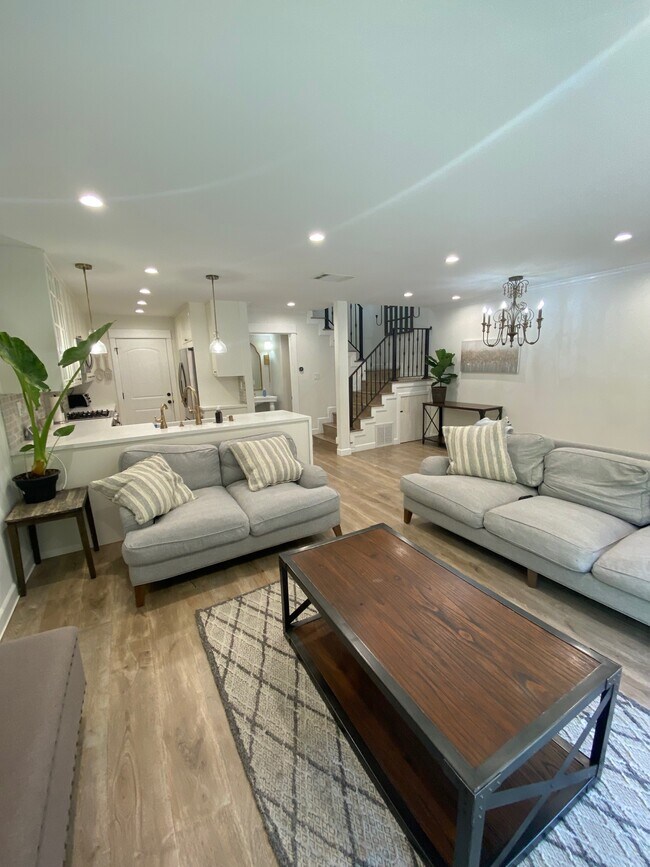 Living room - 8601 Sunland Blvd