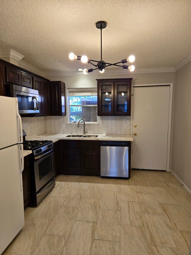 Foto del edificio - 81 E Tri Oaks Ln