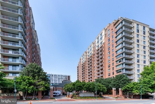 Foto del edificio - 11710 Old Georgetown Rd