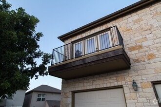 Building Photo - 2101 Town Centre Dr
