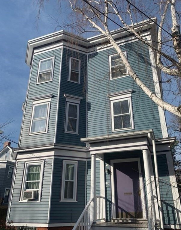 Primary Photo - 19 Peters St